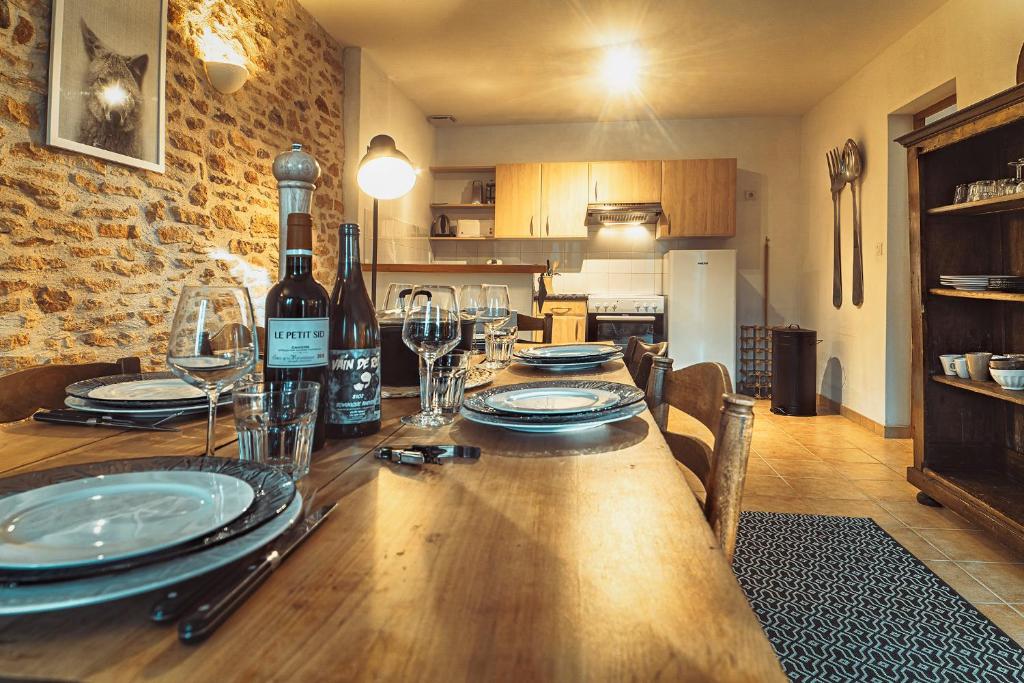 Gites La Source - Chalet De Trois Chambres