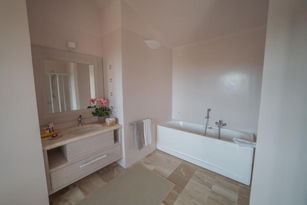 Koupelna v ubytování Hotel Borgo Smeraldo