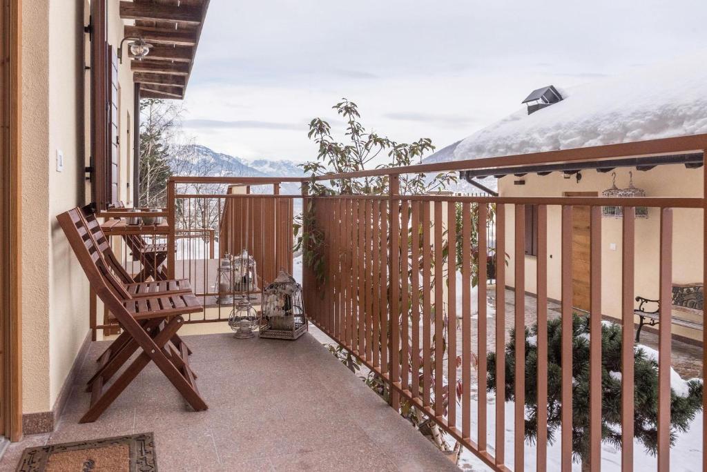 Balkon lub taras w obiekcie Wellness Lodge Riccardo