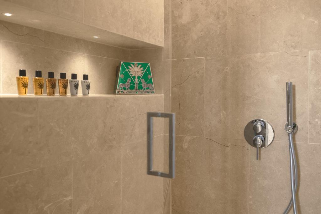 Koupelna v ubytování Sikelia Suites