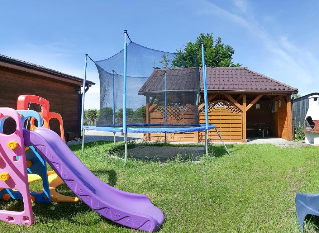 Herní místnost nebo prostor pro děti v ubytování Ośrodek Wypoczynkowy "Na fali"