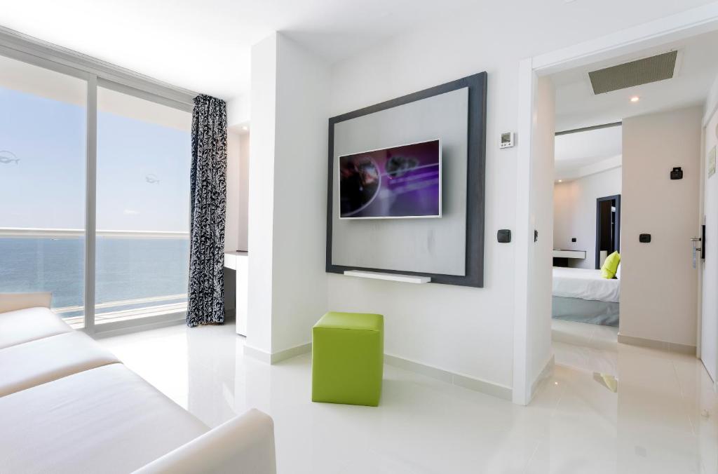 The Ibiza Twiins - 4* Sup, Playa den Bossa – Updated 2023 Prices