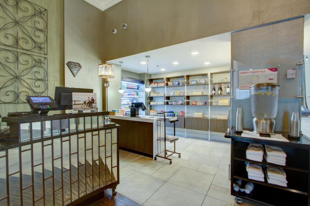 Crowne Plaza Charleston by IHG photo