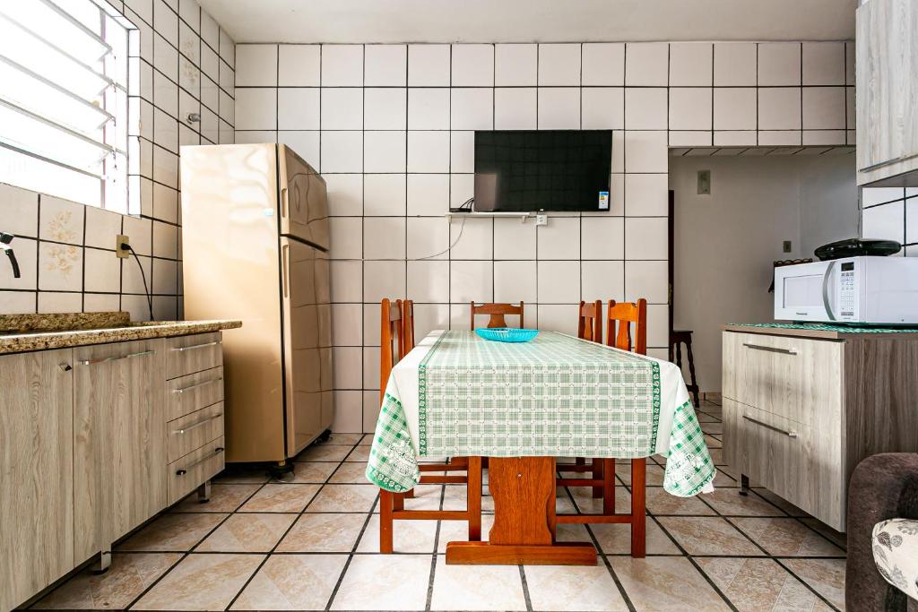  Casa com 3 suítes no centrinho da Lagoa MISA322