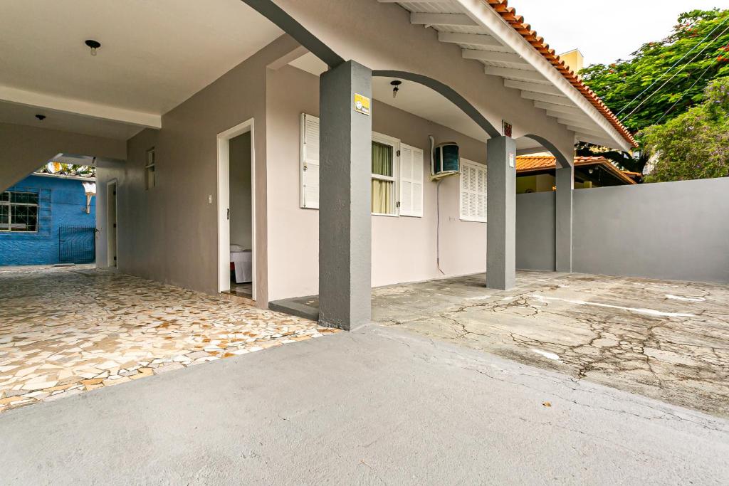  Casa com 3 suítes no centrinho da Lagoa MISA322