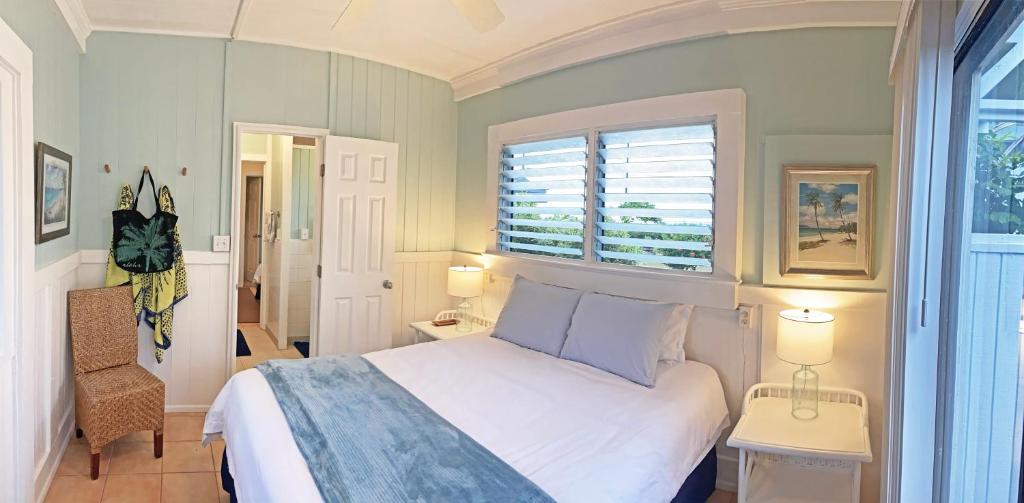 Postel nebo postele na pokoji v ubytování OceanFront Kauai - Harmony TVNC 4247