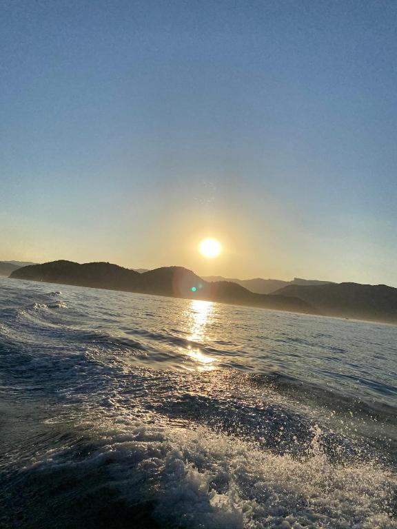  Linda casa a poucos metros da praia