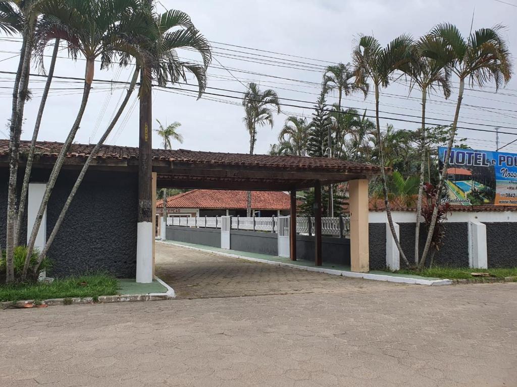  Linda casa a poucos metros da praia