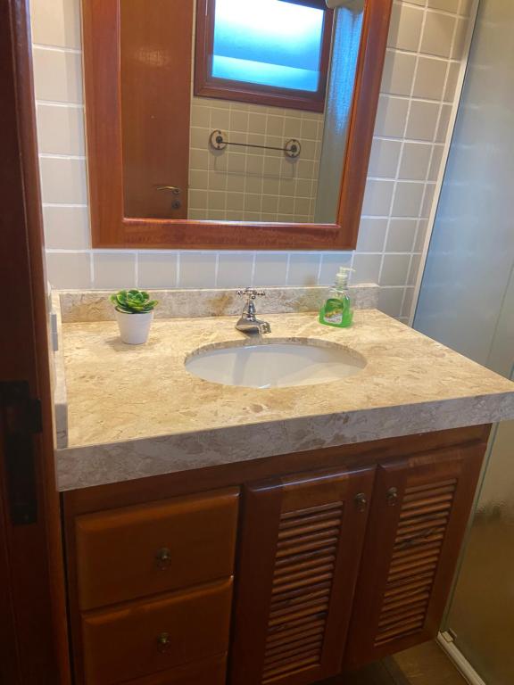  Linda casa a poucos metros da praia