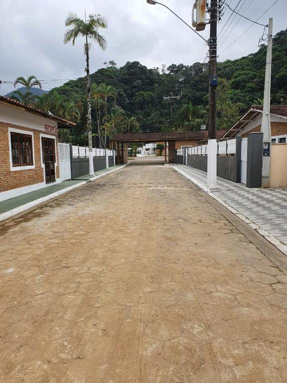  Linda casa a poucos metros da praia
