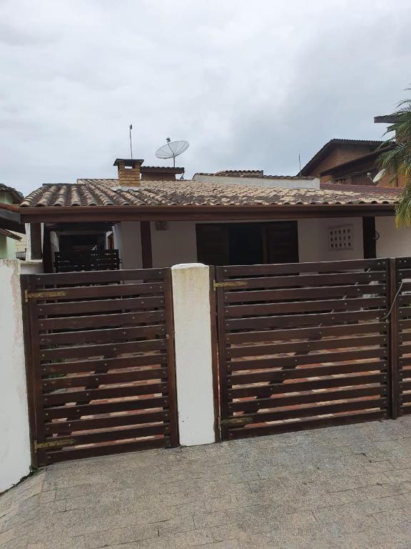 Linda casa a poucos metros da praia