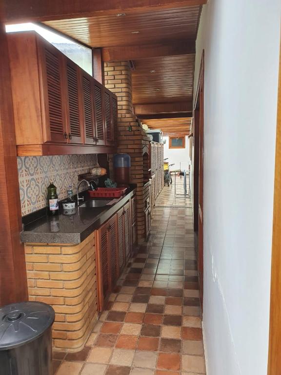  Linda casa a poucos metros da praia