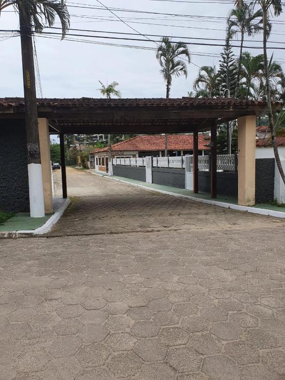  Linda casa a poucos metros da praia