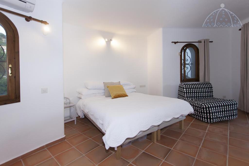 Lola, Altea – Updated 2023 Prices