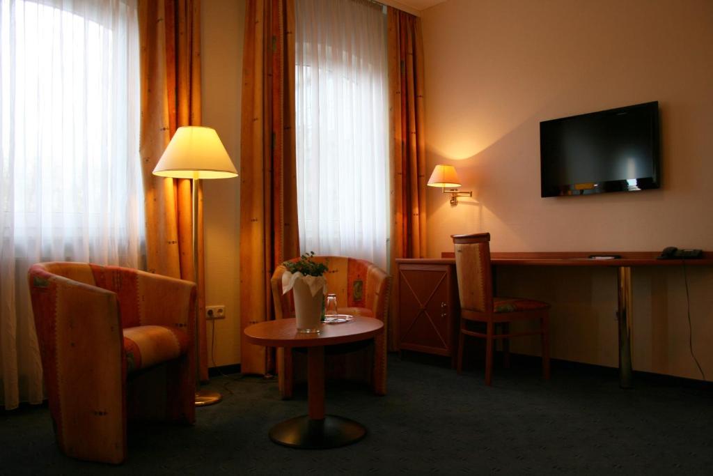 TV a/nebo společenská místnost v ubytování Hotel Wilhelmshöhe