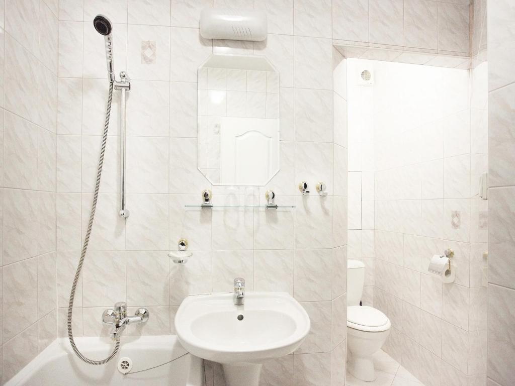 Łazienka w obiekcie Hotel Milan Vopicka