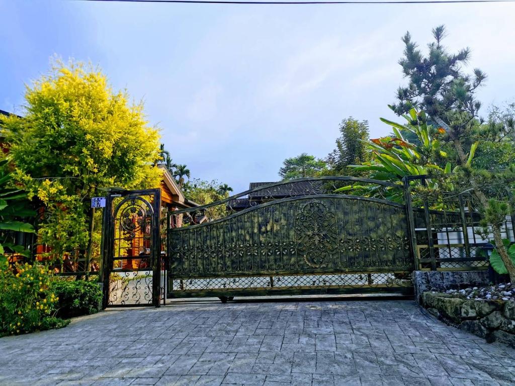 Aed väljaspool majutusasutust Yun Cui Leisure B&B