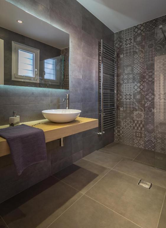 Milos Waves Luxury Apartments - Apartamento - Planta Baja