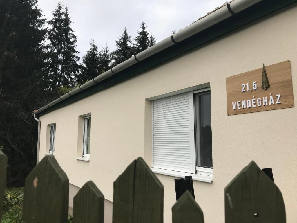 Budynek, w którym mieści się apartament