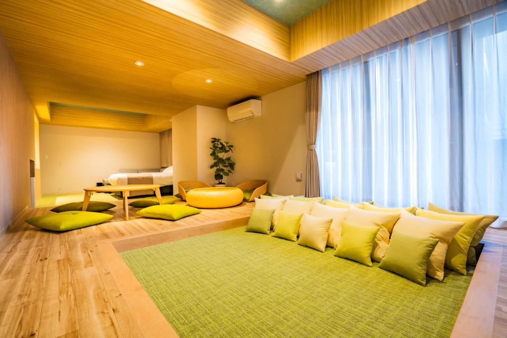 Posezení v ubytování Randor Hotel Namba Osaka Suites