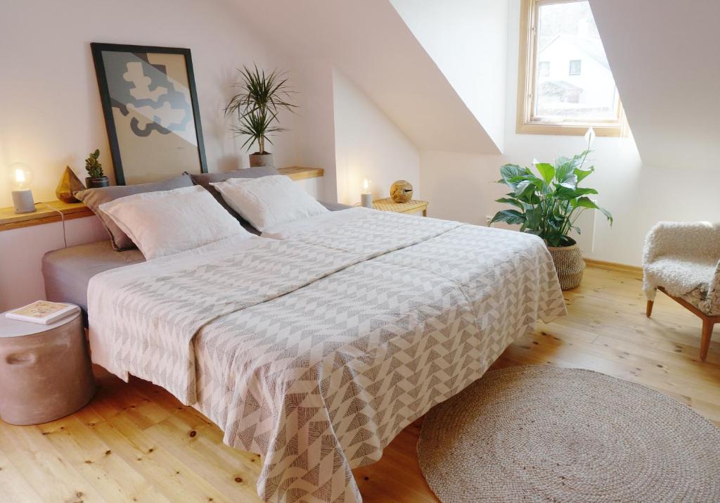 Кровать или кровати в номере Kåseberga Hideout