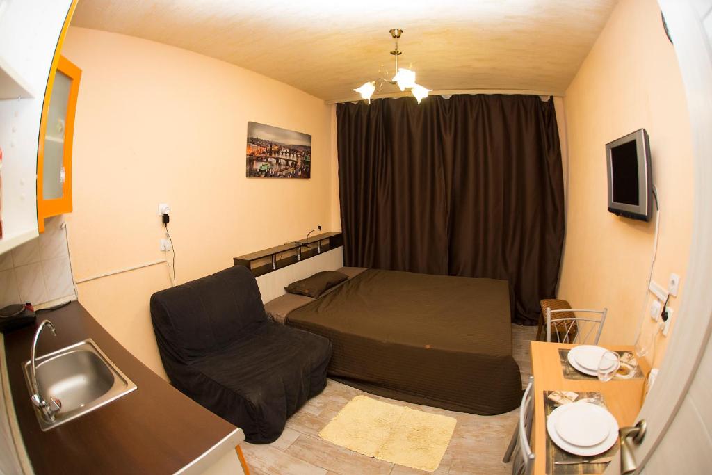 Ё-home Студии на Казакова 12 бесконтактное заселение 24-7 - отзывы и видео