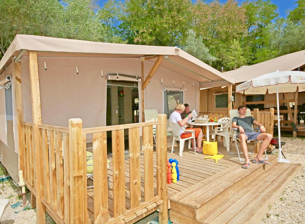 Barricata Holiday Village - 豪华帐篷
