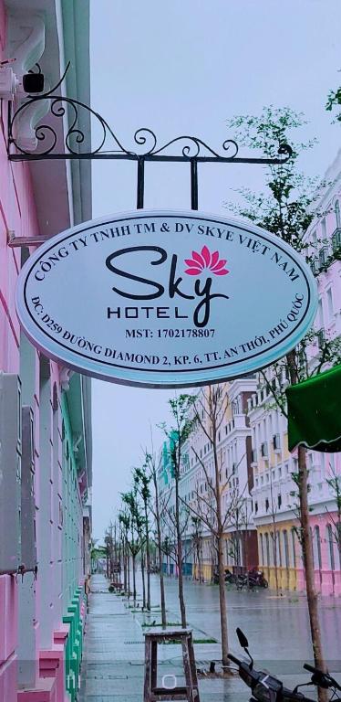 Chứng chỉ, giải thưởng, bảng hiệu hoặc các tài liệu khác trưng bày tại Sky Hotel