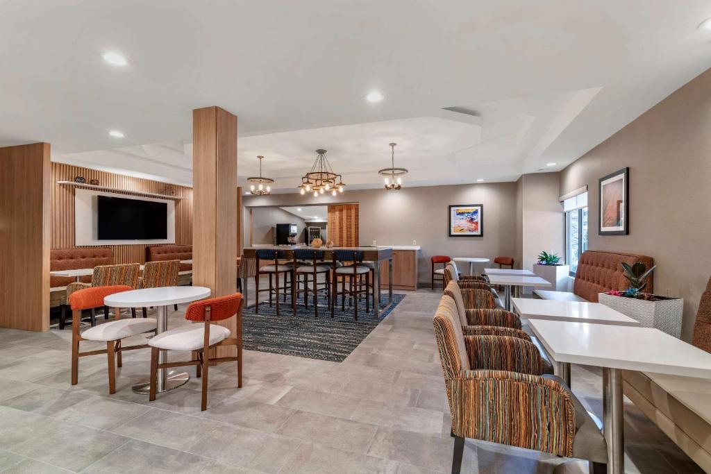 Clarion Inn Nashua photo