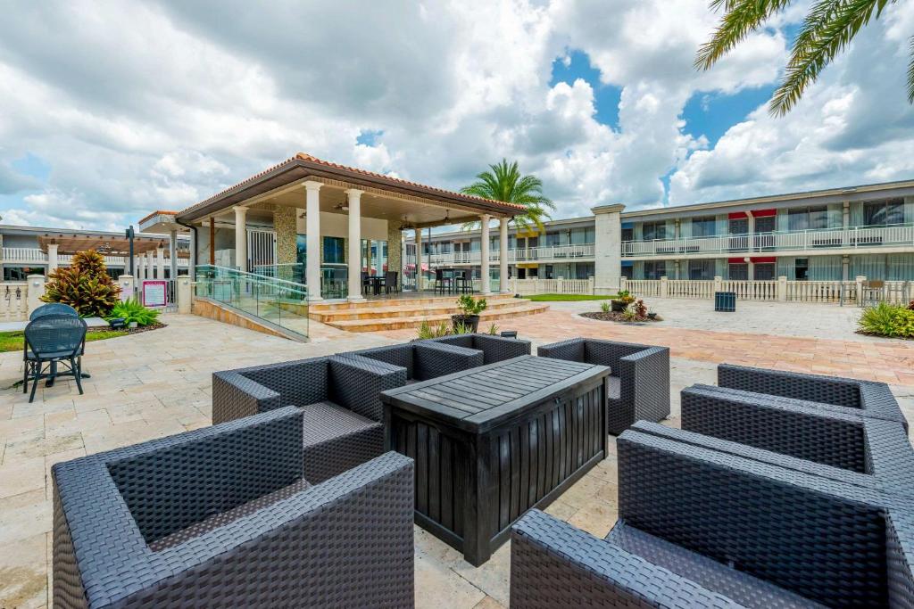 Quality Inn and Conference Center Tampa-Brandon photo