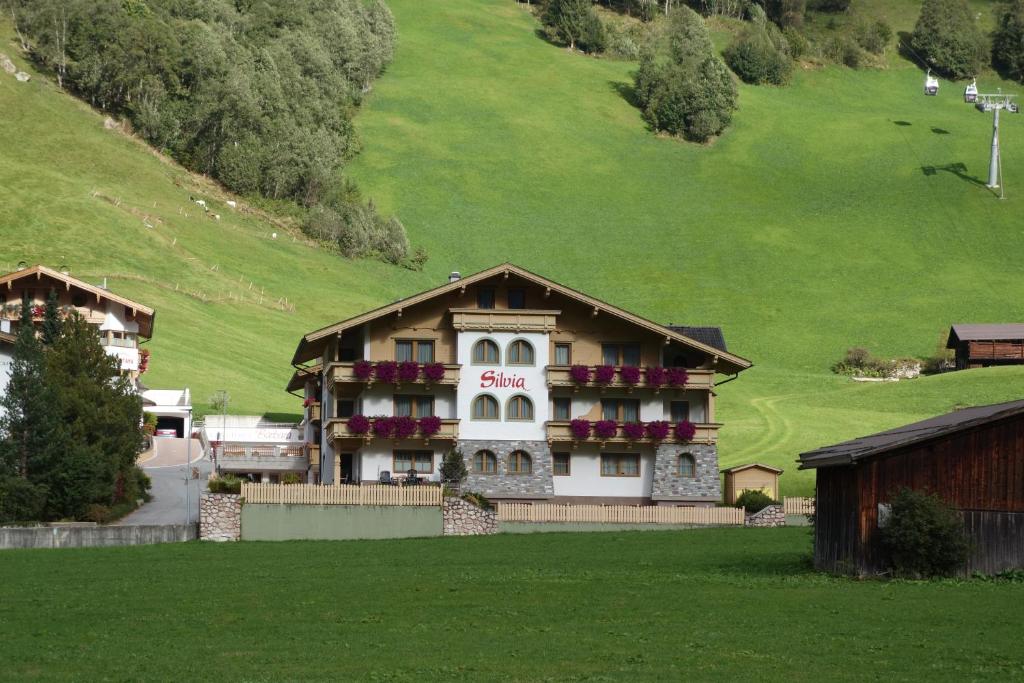 Zdjęcie z galerii obiektu Landhaus Silvia w mieście Gerlos