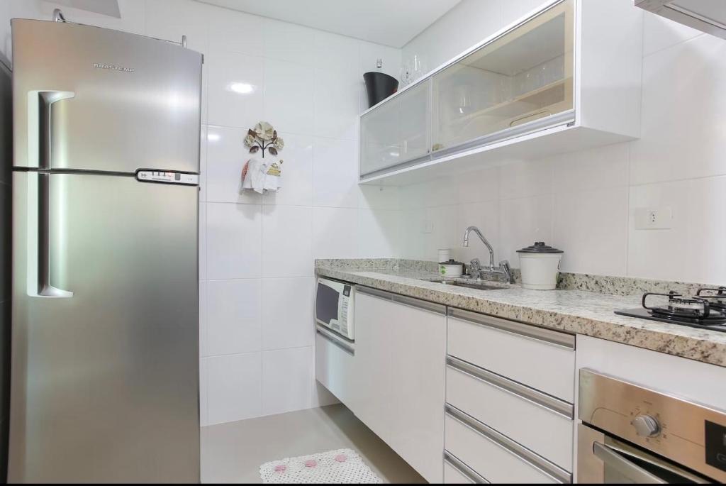  Prédio e Apartamento Novo Perto da Praia :)