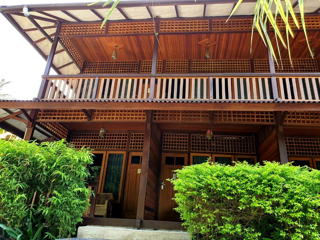 Balkón nebo terasa v ubytování HOTEL BESAR BULAN BARU - Senggigi