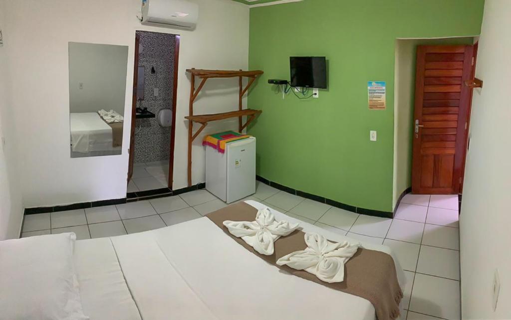  Pousada Jacare Beach