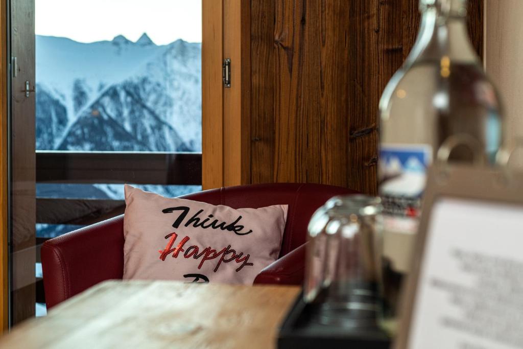 Nespecifikovaný výhled na hory nebo výhled na hory při pohledu z hotelu