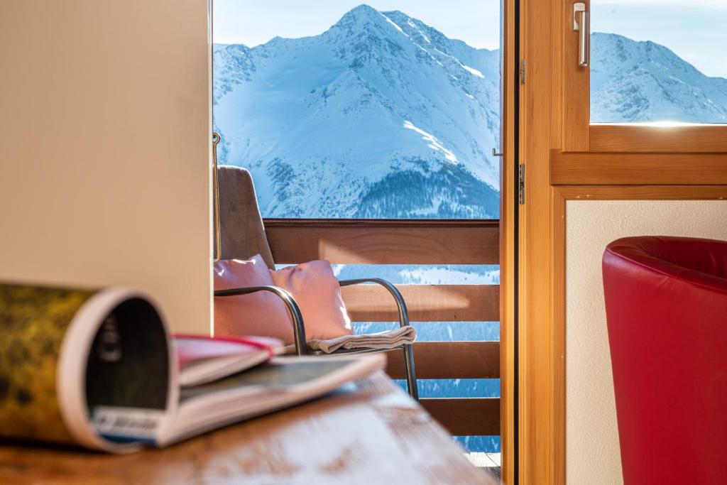 Nespecifikovaný výhled na hory nebo výhled na hory při pohledu z hotelu