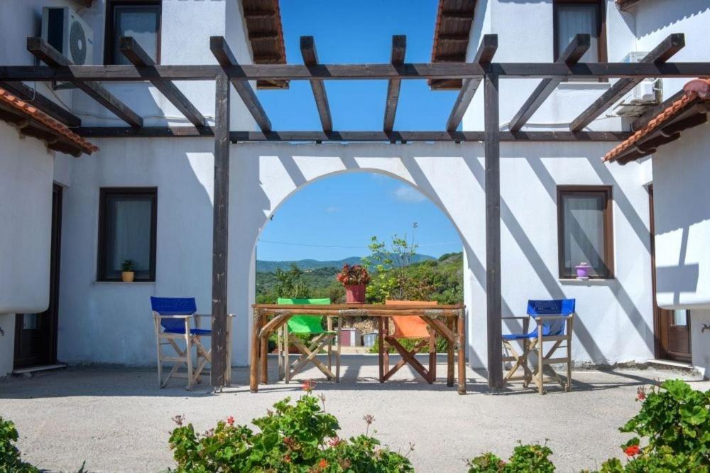 Balkon lub taras w obiekcie Katevi Luxury Seafront Villa
