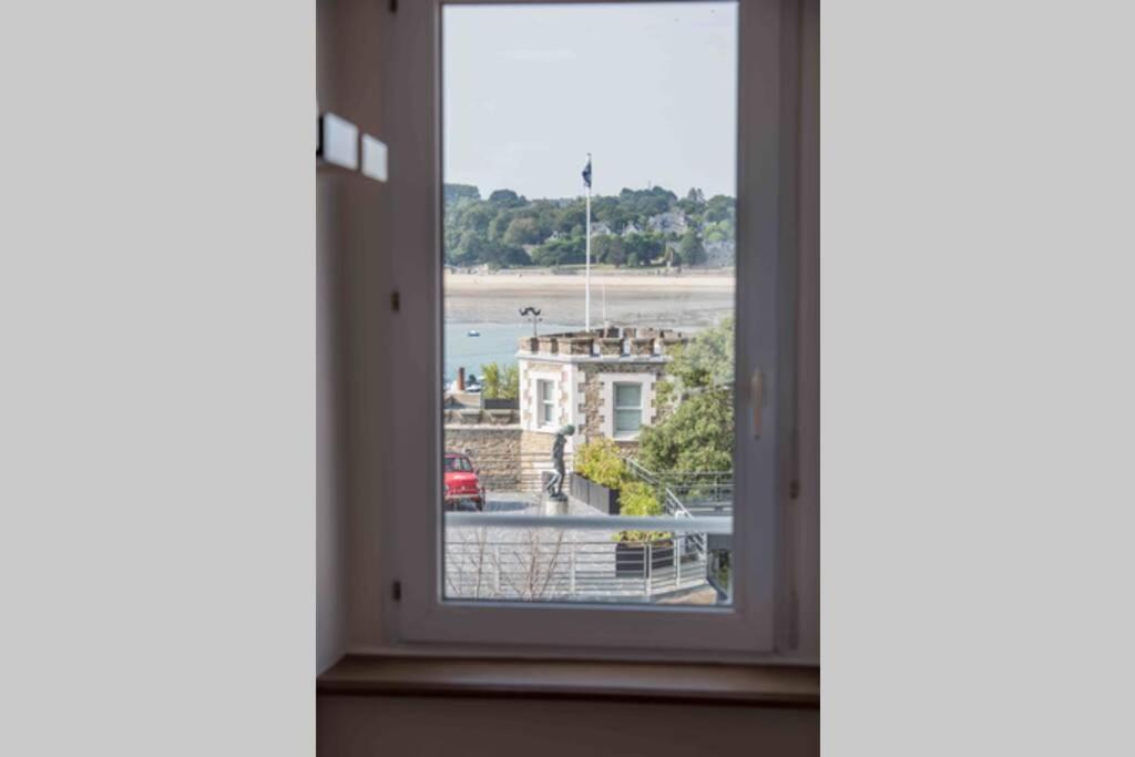Fotografie z fotogalerie ubytování Dinard, très bel appartement***** avec vue sur mer v destinaci Dinard