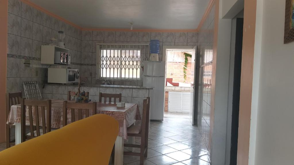  casa parte terrea proximo a praia