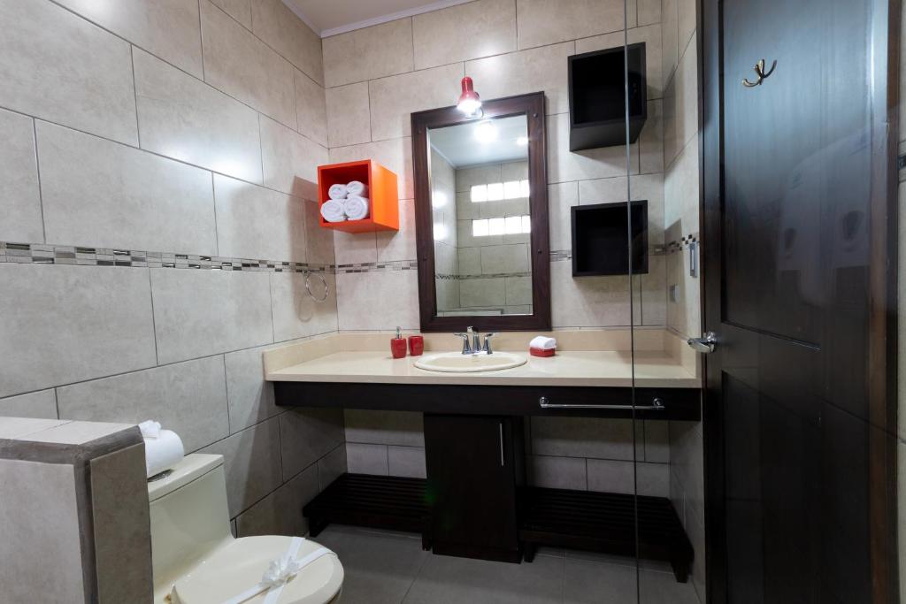 Koupelna v ubytování Apartamentos Equipados RyA del Volcán