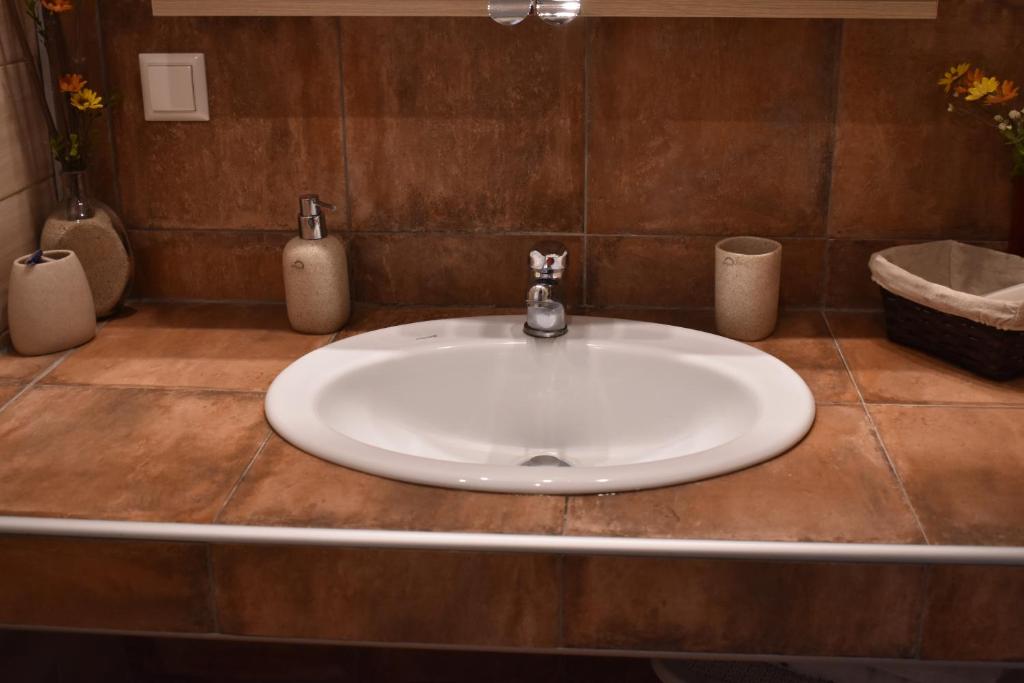 Koupelna v ubytování Konaki Guesthouse