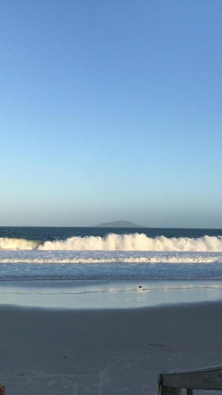  Praia de Quatro Ilhas a 50 metros do mar