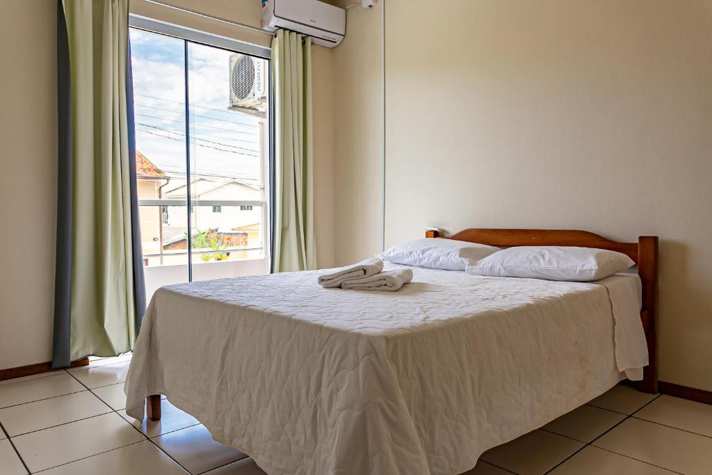  Casa duplex com pátio privativo no Santinho SMR002