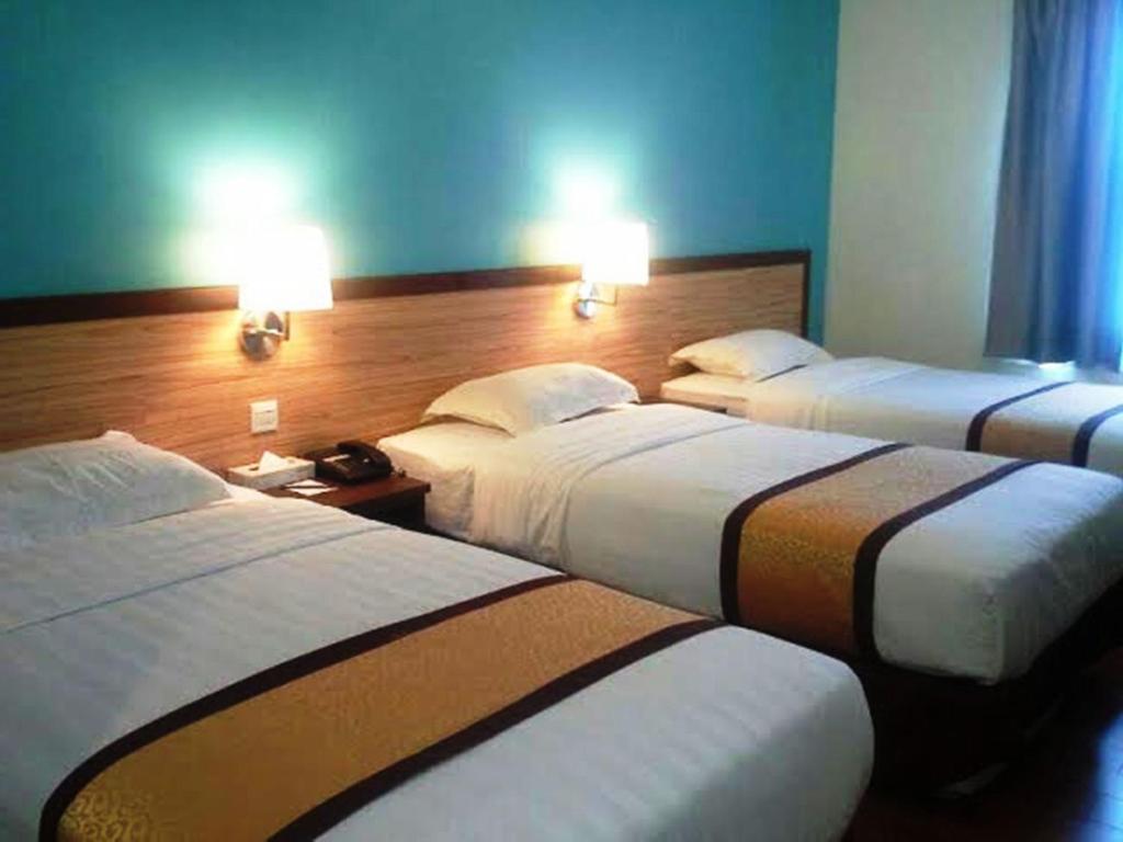 TD Lodge Kota Belud - Deluxe Triple Room