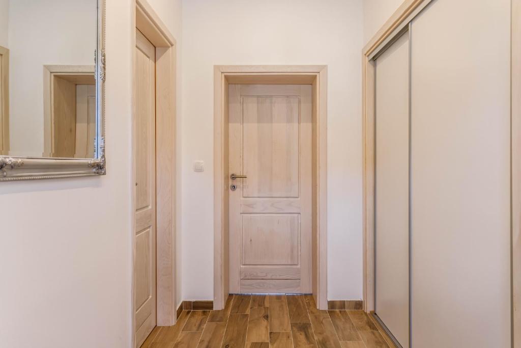 Fotografie z fotogalerie ubytování Villa Marija with heated pool v destinaci Trilj
