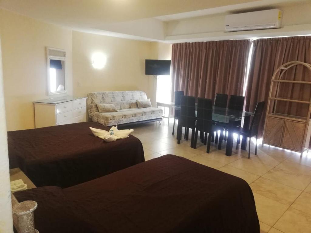 Hotel Las Torres Gemelas Acapulco - Family Double Room