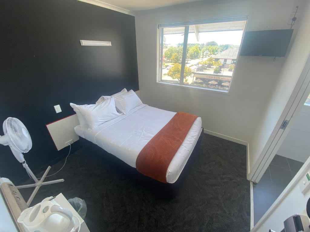 Based by the Lake - Resim 19