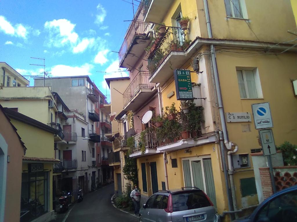 The surrounding neighborhood or a neighborhood close to a vendégházakat