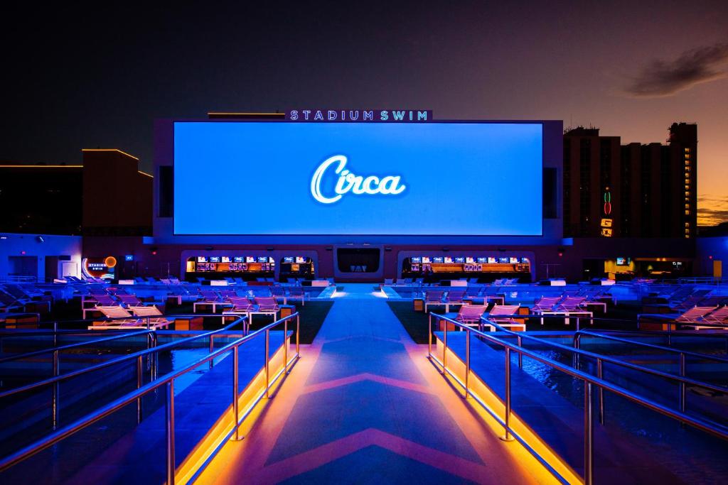 Circa Resort & Casino, Stadium Swim