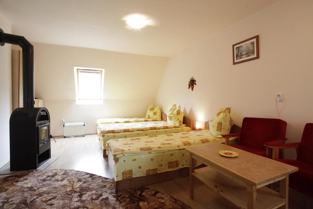 Csermely Panzio - Viervoudige Kamer